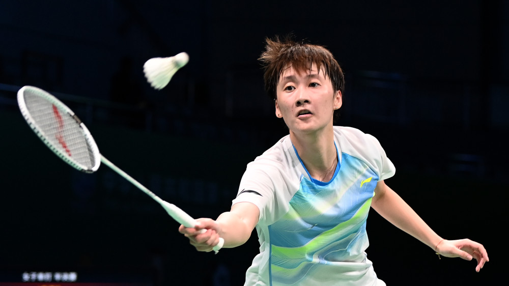 并配备更适 并配备更适