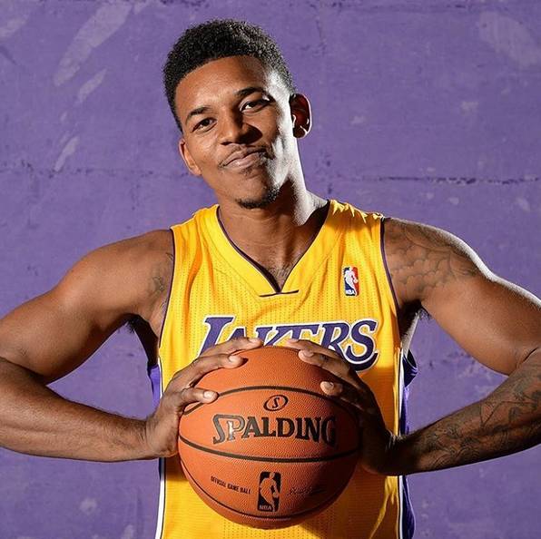 进攻端则由 进攻端则由